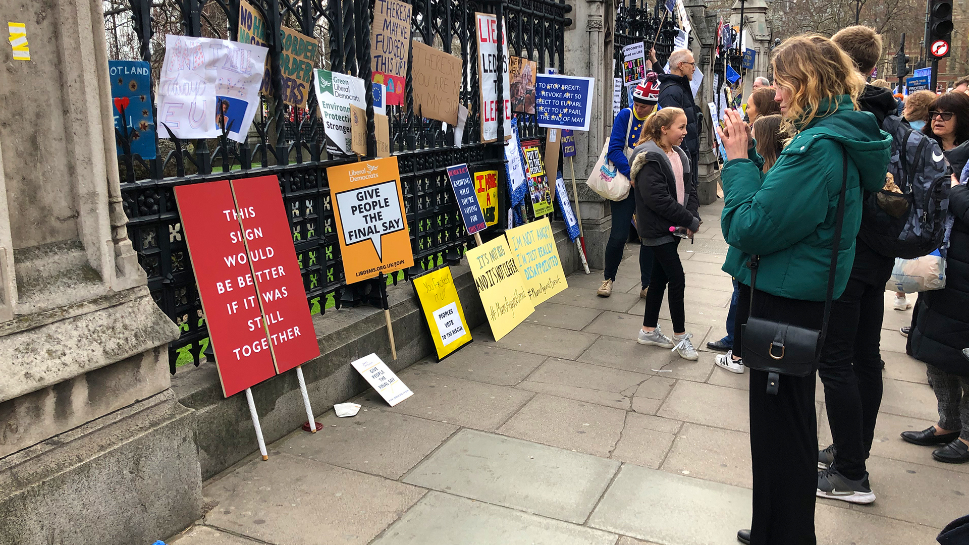 Sign_at_protest_photo